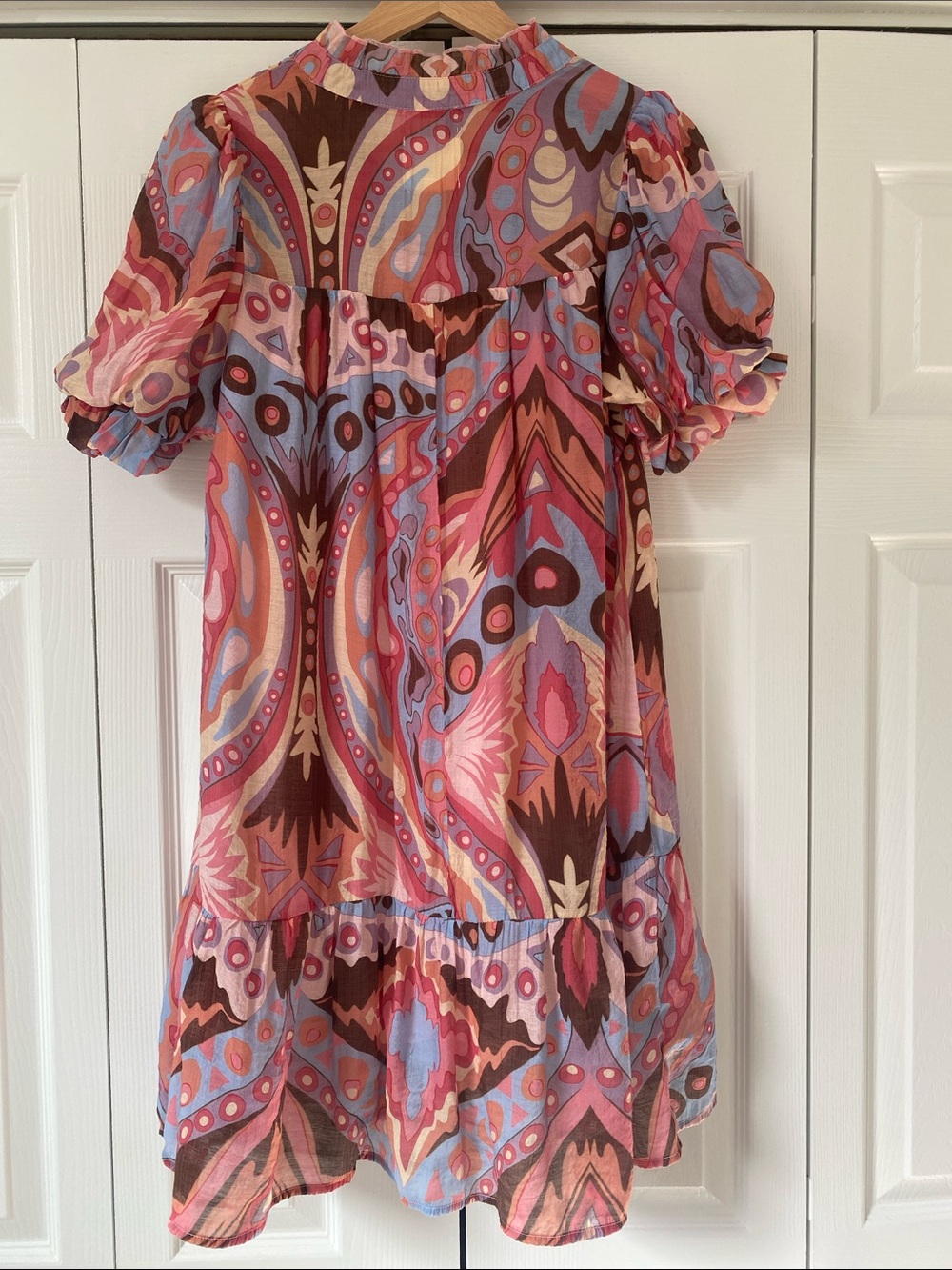 UMGEE Short Puff Sleeve Paisley Mini Dress in Pink & Brown